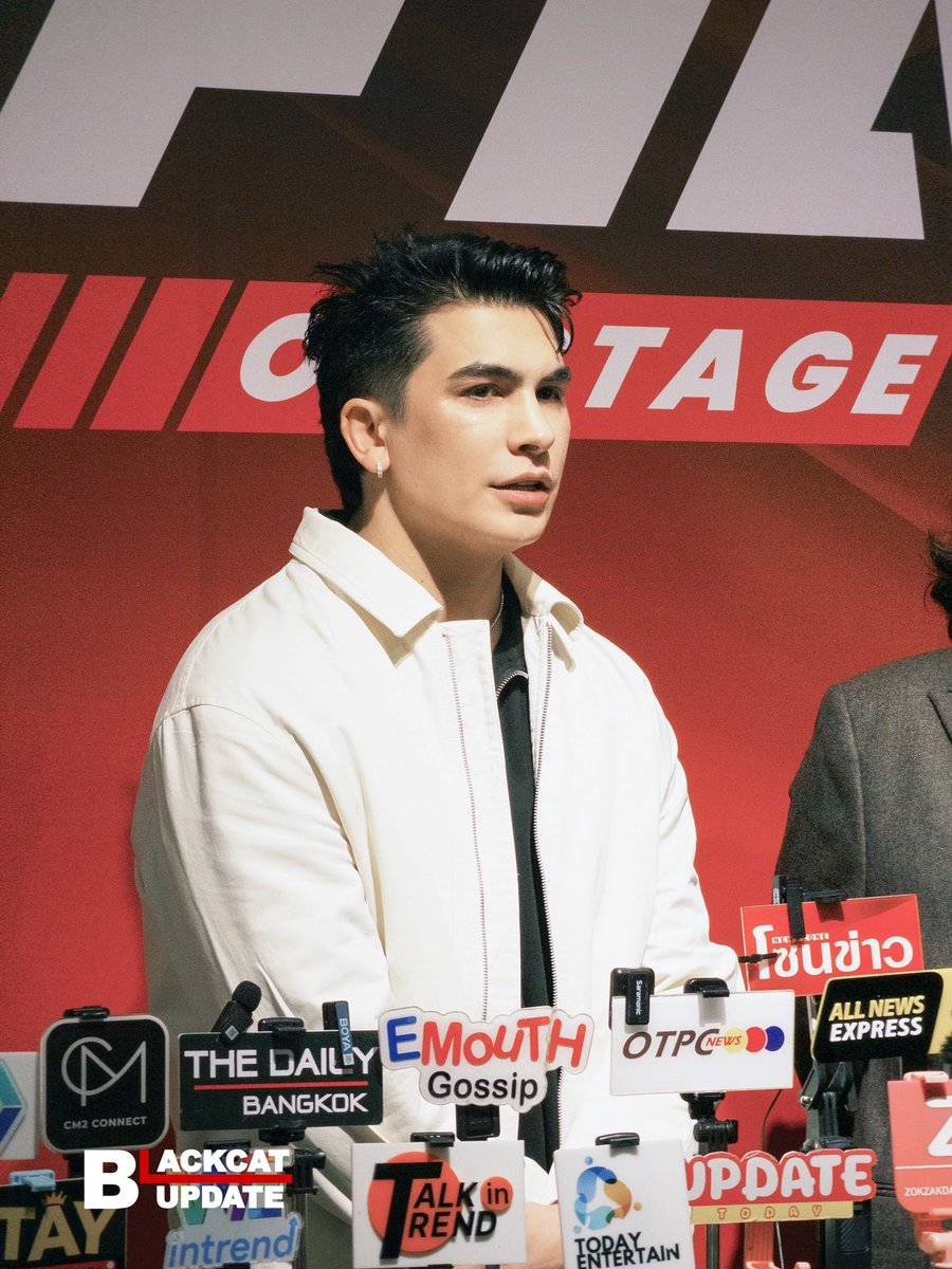 Blackcatupdate's tweet photo. ช่วงสัมภาษณ์ #อองตวน และ ผู้บริหาร ในงาน Final Pit On Stage 🏎️

#อองตวนปินโต #Finalpitonstage #FinalPit2026 
#CentralChidlom 
#BenzThonburiPanic https://t.co/GIyTSrXE4e