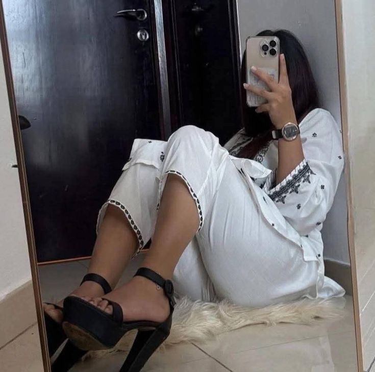 ارم بٹ tweet media