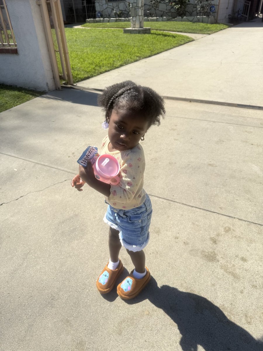 dymondddd_'s tweet photo. My world 🤞🏾😘 https://t.co/s4gTYXA2eZ