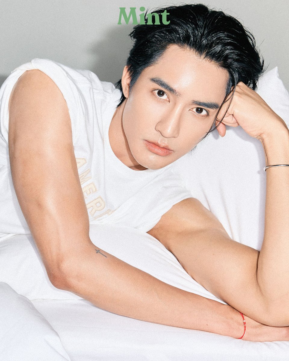 mintmag_th's tweet photo. “เราสนิทจนรู้ใจกันมากแล้วครับ แน่นอนว่ายังมีเรื่องที่ไม่เข้าใจกันหรือทะเลาะกันบ้าง แต่เราก็จะหาจุดตรงกลางเพื่อปรับเข้าหากันได้ตลอดครับ” 💚 #EarthPirapat

➡️อ่านบทสัมภาษณ์ https://t.co/5EDvZBYOkd

#OnlyFriendsDreamOnXMintTalk
#OnlyFriendsDreamOn
#MintVol32 #MintTalk
#MintMagTH https://t.co/xLJONgH3wz