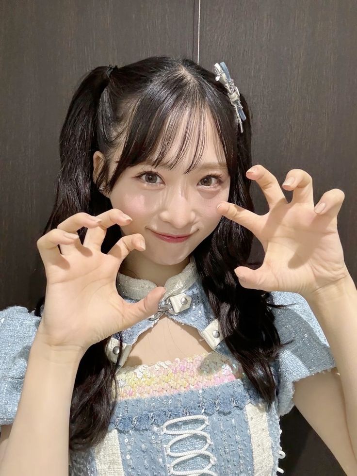 Yuiyui. (2001) tweet media