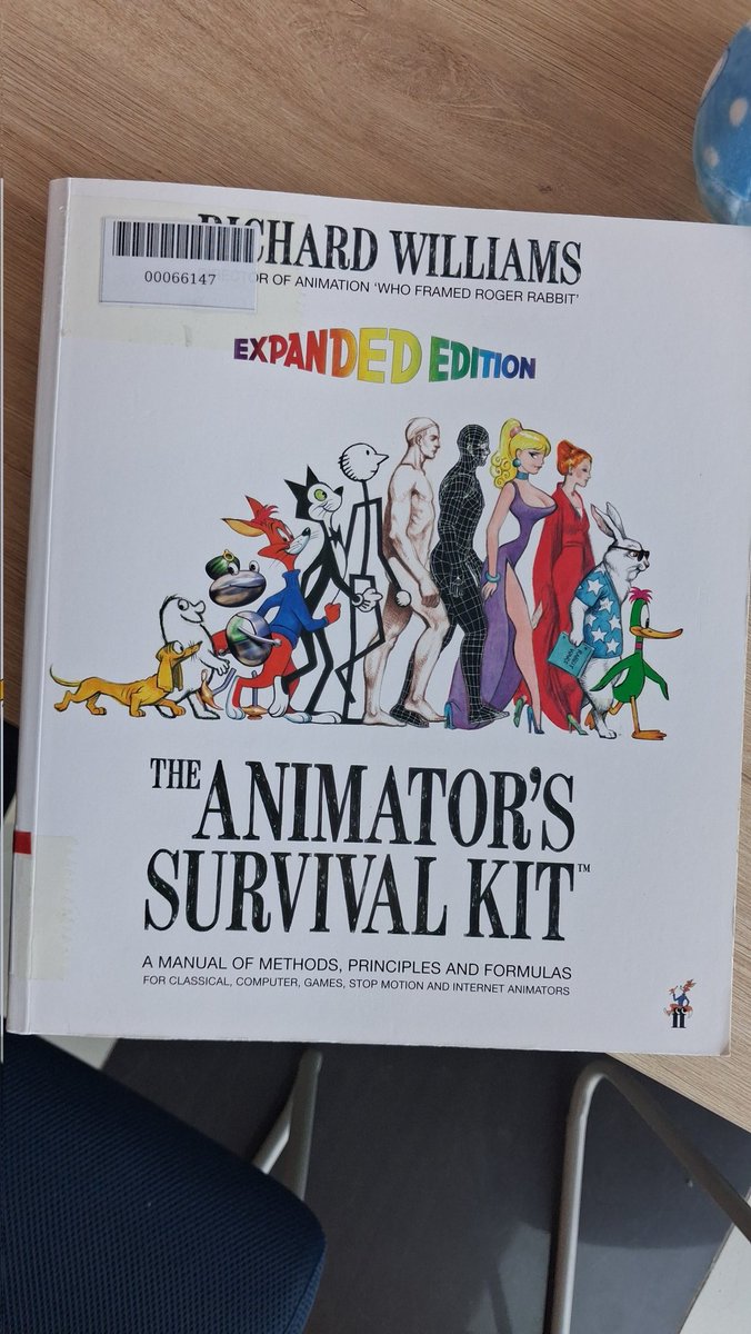 I come to my university's library and though it's dosen't have what I want, and guess what... BOOM! 2 books that will save me from being a idiot! One by Vietnamese artists and one are in English!