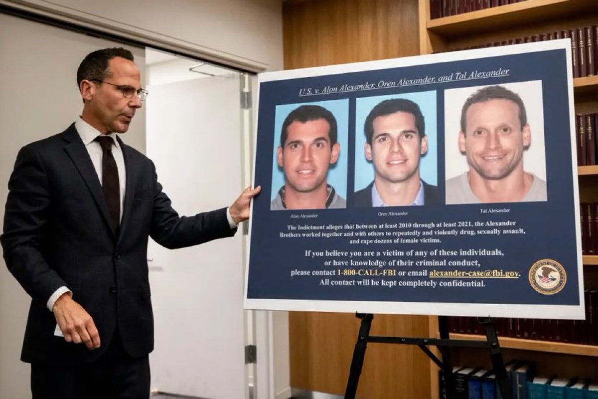 🇺🇸 | Los hermanos Alexander, corredores inmobiliarios de lujo que vendieron propiedades a Kim Kardashian y Kanye West, acaban de ser condenados por tráfico sexual.

Los jurados escucharon el testimonio de 11 mujeres que describieron haber sido drogadas y violadas en mansiones de