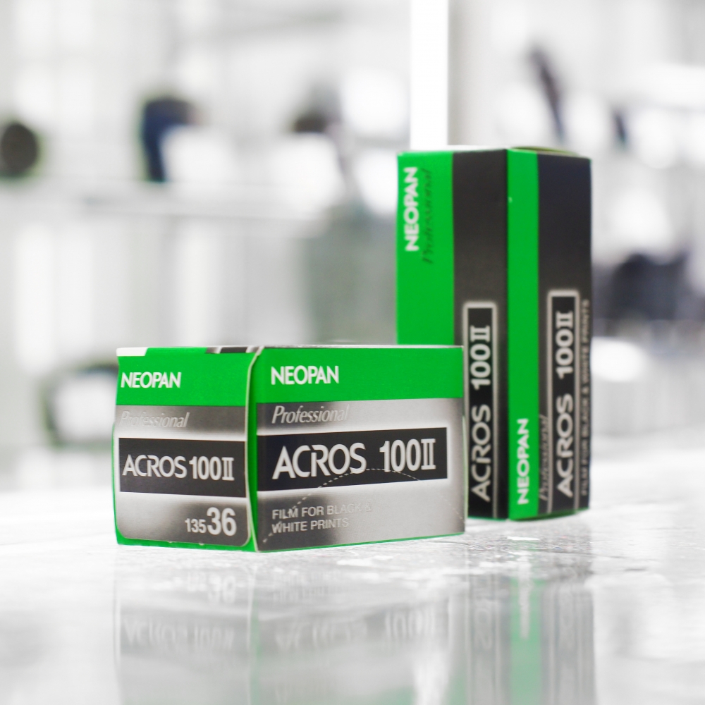 champcamera's tweet photo. ACROS 100 II by #たまプラーザ 店
「Super Fine-Σ粒子技術」を採用することにより、感度ISO100の #黒白フィルム として世界最高水準の粒状性を実現。旧モデルよりハイライトの諧調も調整されて、より立体的な描写が可能です!中判用120フィルムもございます!
#ACROS100II #田園都市線
https://t.co/iKjimXTfqD