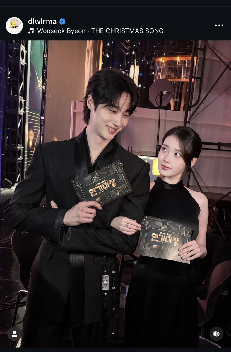 Arwa_SJW's tweet photo. So this is their thing. IU posts and tags Wooseok then he posts.🤭 My AhnHeejoo so kute!🥹

Let’s Go Perfect Crown era!🎉👑

#PerfectCrown  #21세기대군부인 #IU #ByeonWooseok https://t.co/Z2cyVP1m7I