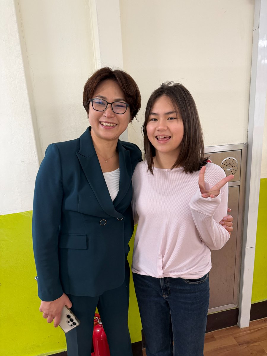 Robert E Kelly tweet media