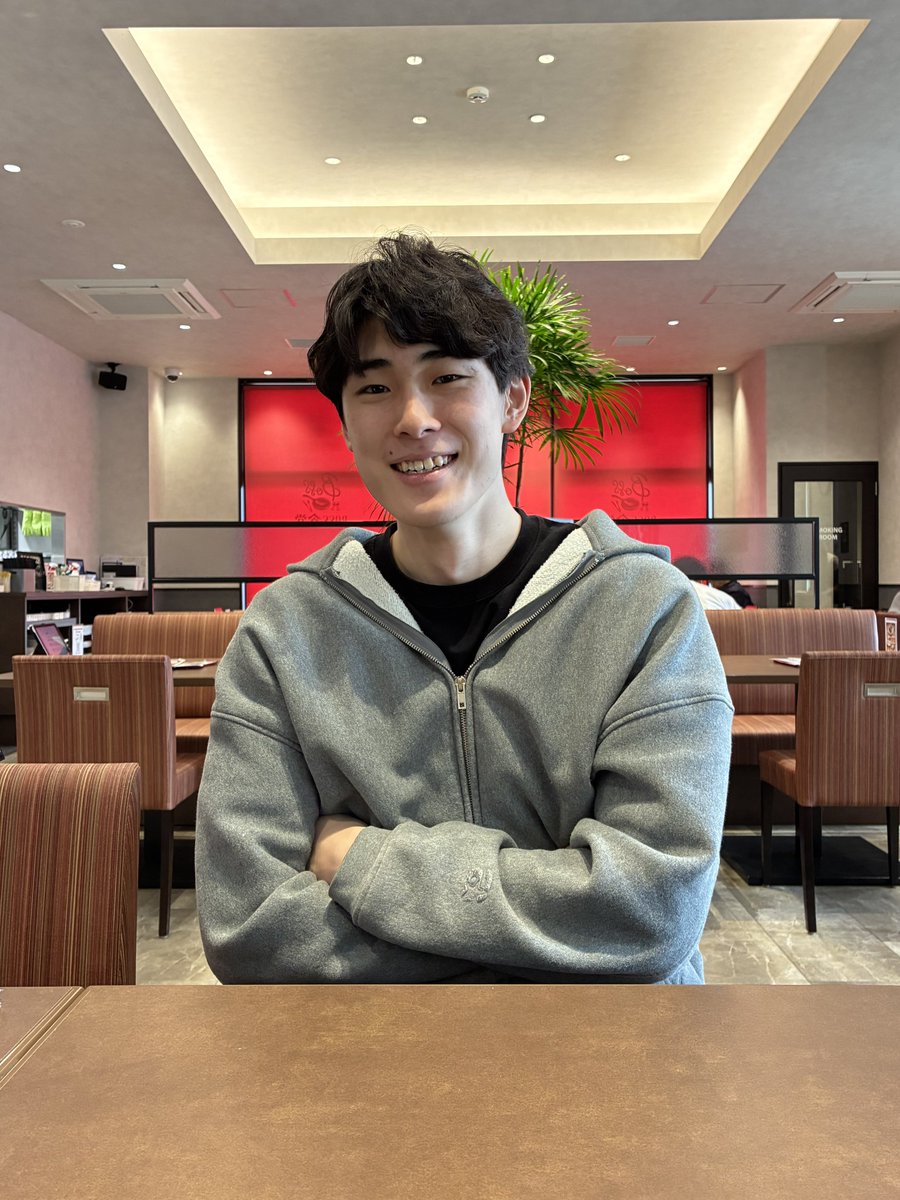 kyotohannaryz's tweet photo. #西部秀馬 のランチタイムに密着🍛
最近のことを色々と聞いてみました✏︎

・3/14(土)のファンクラブ会員限定のトークイベントに緊張している🧊
・自分のネームタオルを掲げているお客様を見つけて嬉しい🫶
・オープンハウスアリーナ太田の音響と炎に興奮した🔈🔥
・WBCを楽しく観ている⚾️
・スニーカーを褒められたら嬉しい👟
・春巻も好きだけど、ハンバーグも好き🍽️
・ご飯はいつもお代わりする🍚
・家具を買ったり新生活が楽しい🛌
・松島鴻太代表取締役社長から熱い言葉をもらって燃えている🔥

皆様、 #西部秀馬 選手の応援をよろしくお願いします🤝

@nishibe_shuma7 

#京都ハンナリーズ #共に登る