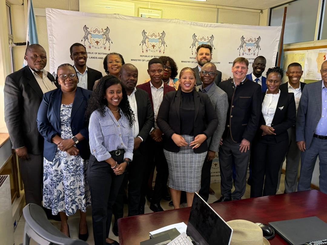 APD_AgricPolicy's tweet photo. From 9–12 March 2026, APD is engaging stakeholders in Botswana through consultations, bilateral meetings &amp; a national workshop to identify priority Policy &amp; Programme Opportunities for resilient agrifood systems.
#APD #CAADP #Botswana #AU https://t.co/bDO2gocNdH