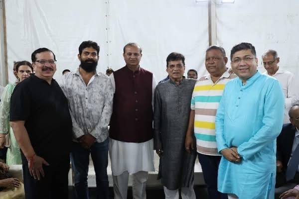 Anishjofficial's tweet image. दिनांक २६ ऑक्टोंबर रोजी भाजपा नेते व माजी खासदार श्री. किरीट सोमैयाजी व श्री. नील सोमैयाजी यांच्या नीलम नगर निवास्थानी आयोजित दिवाळी स्नेह-संमेलनात आमदार श्री. मिहिर भाई कोटेचा यांच्या सोबत शामिल झालो. 
 #diwali2025  #kiritsomaiya #neilsomaiya #bjp #NarendraModi  #mihirkotecha