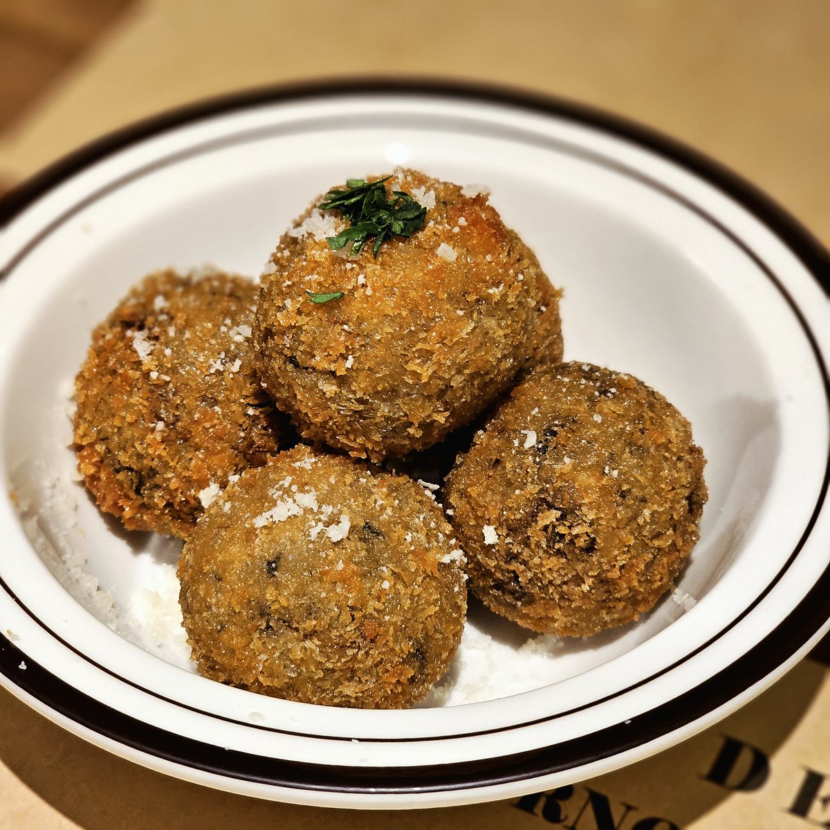 일산 유명 피자집 있대서 야차뜨고옴
내가졌다(맛있다는뜻)