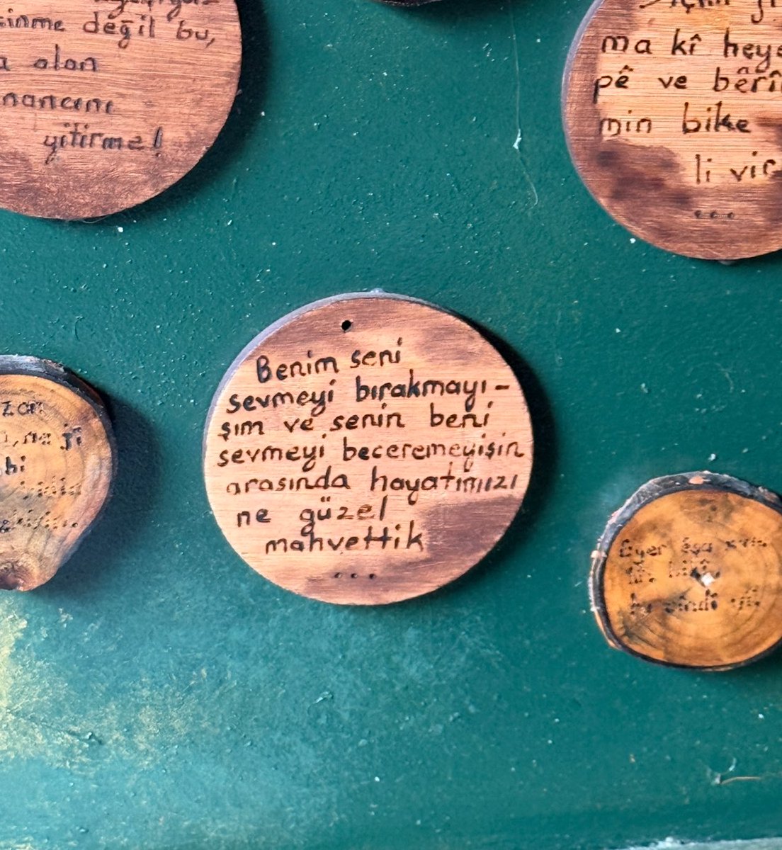 Aynı mekan ,
Farklı tarihler,
Bambaşka duygular… 
30.11.2025                  14.02.2026