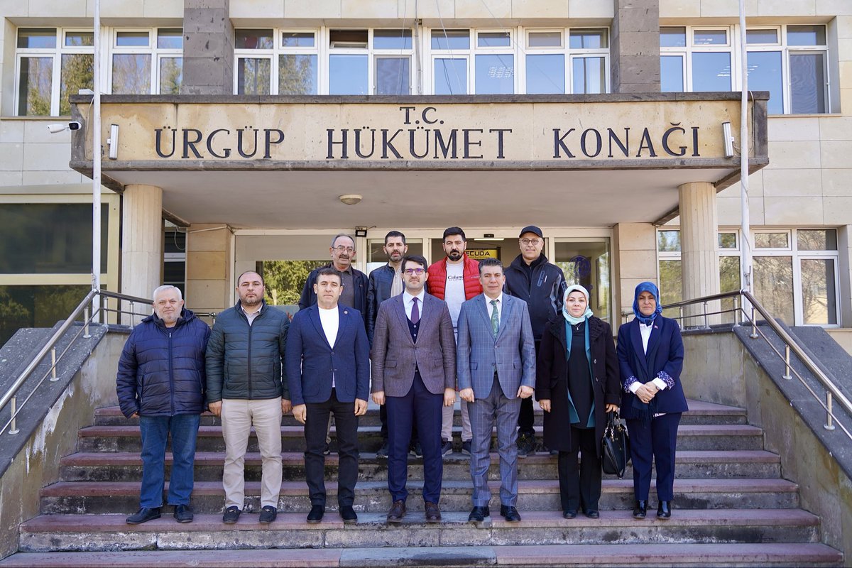 İlçe Başkanımız <a href="/ugur_cankurt/">ugurcankurt</a>, <a href="/Urgupakkadinlar/">Ak Parti Ürgüp Kadın Kolları 🇹🇷</a> Başkanımız Songül Nesrin GAZEL, İl Genel Meclis Üyemiz <a href="/ozmenurgup/">Ahmet Özmen</a> ve kıymetli teşkilat mensuplarımız ile birlikte Ürgüp Kaymakamımız Ömer COŞKUN’u ziyaret ettik..

<a href="/av_mfa/">Muhammed Feyzi Aygün</a> <a href="/MvSuleymanOzgun/">Süleyman Özgün🇹🇷</a> <a href="/EmreCaliskan_50/">Emre ÇALIŞKAN</a>