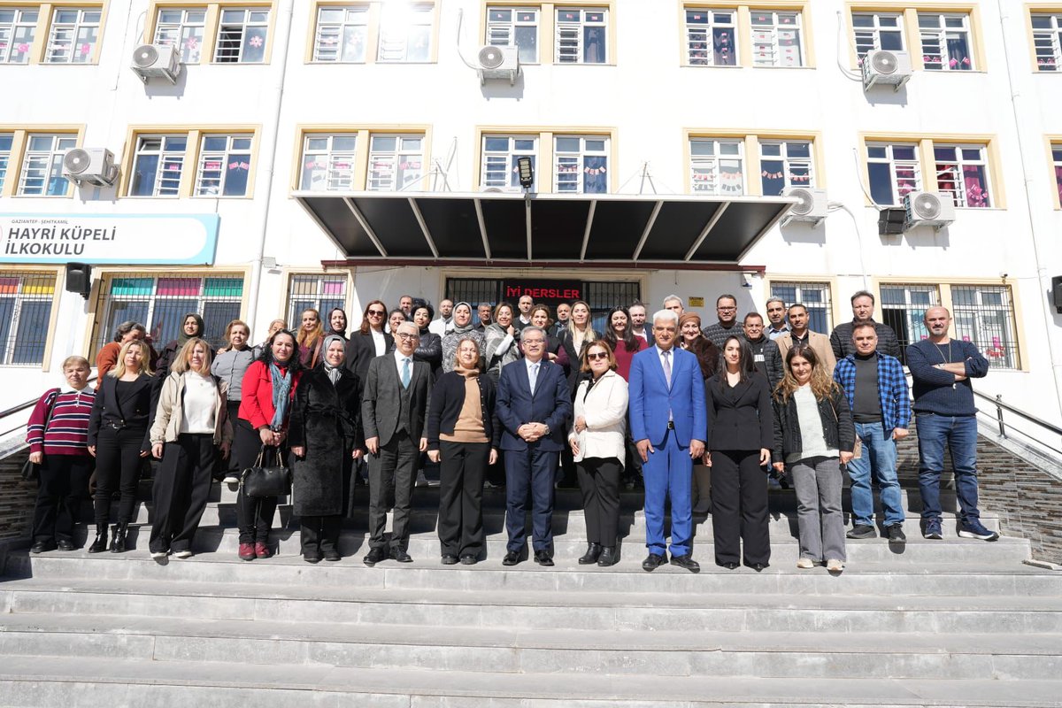 📍HAYRİ KÜPELİ İLKOKULUNDAN MERHABA!💐

İl Millî Eğitim Müdürümüz Dr. Önder Arpacı, 🏫Hayri Küpeli İlkokulunu ziyaret etti, 🌙"Maarifin Kalbinde Ramazan!" temalı eğitsel ve sosyal faaliyetlerde öğrencilerin heyecanını paylaştı, 💐meslektaşlarıyla Türkiye Yüzyılı Maarif Modeli ve
