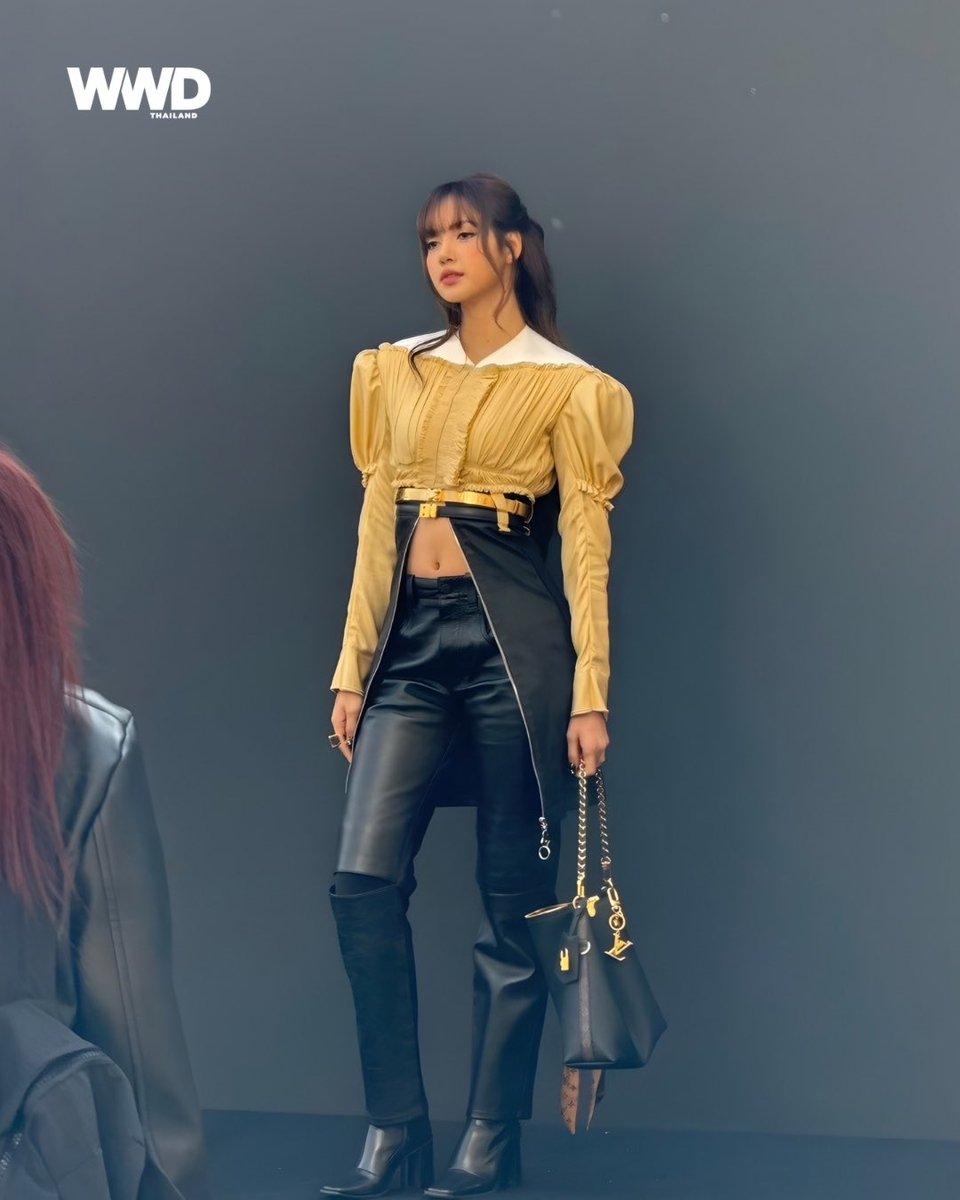 WWDThailand's tweet photo. Lisa เข้าร่วมชมโชว์ Louis Vuitton Fall/Winter 2026 ณ กรุงปารีส ประเทศฝรั่งเศส

#WWDThailand 
#LVFW26 
#LouisVuitton
#LISAxLouisVuitton #LALISA 
#ลิซ่า #LISA https://t.co/Yy7wp9sLgK