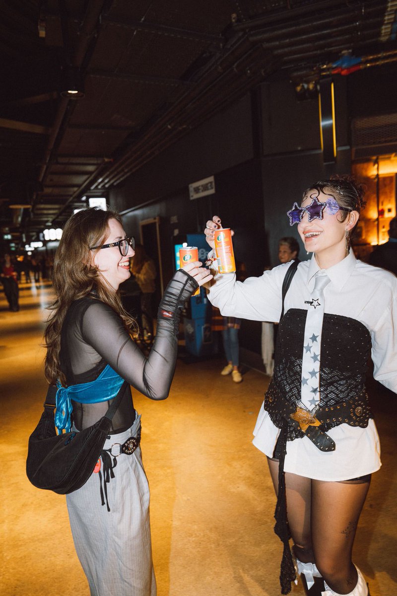 harries on tour tweet media