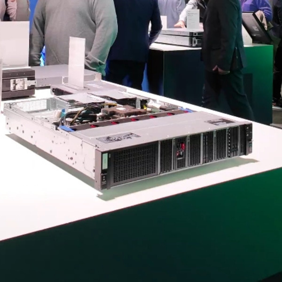 HPE Servers and Systems tweet media