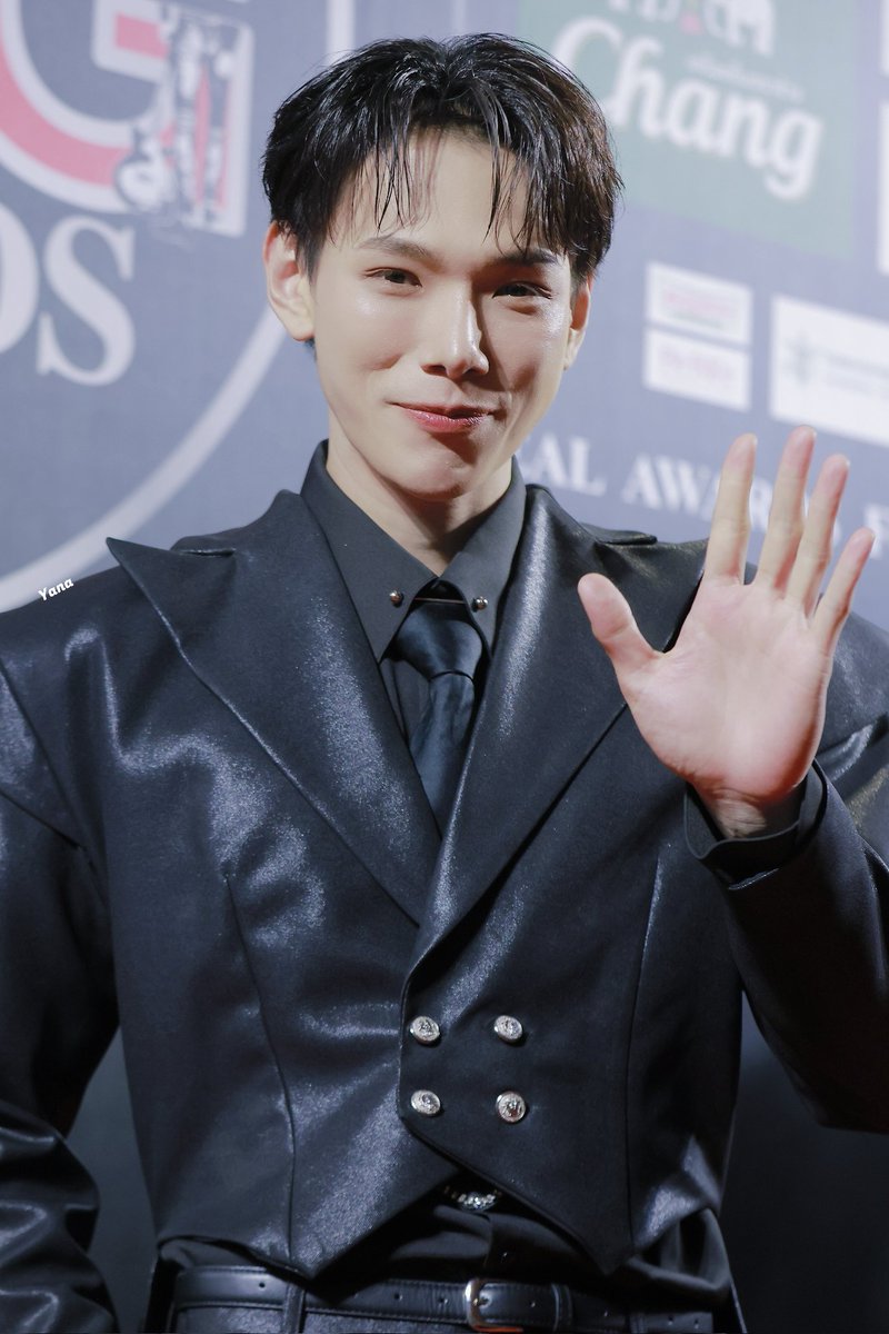 Prince in black 🤴 

OUROAD GUITAR MAG 2026
#TGMA2026xDAOUOFFROAD
#DaouOffroad #ต้าห์อู๋ออฟโรด
#ต้าห์อู๋ #DAOU #oueiija