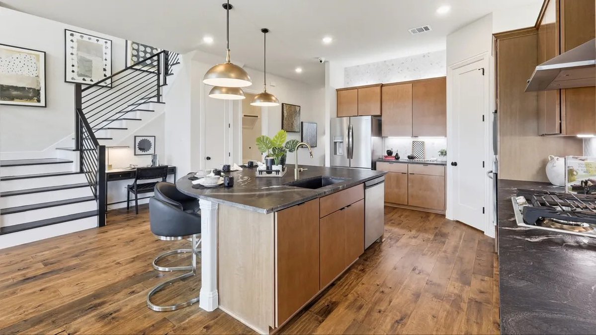 Tai Buster tweet media