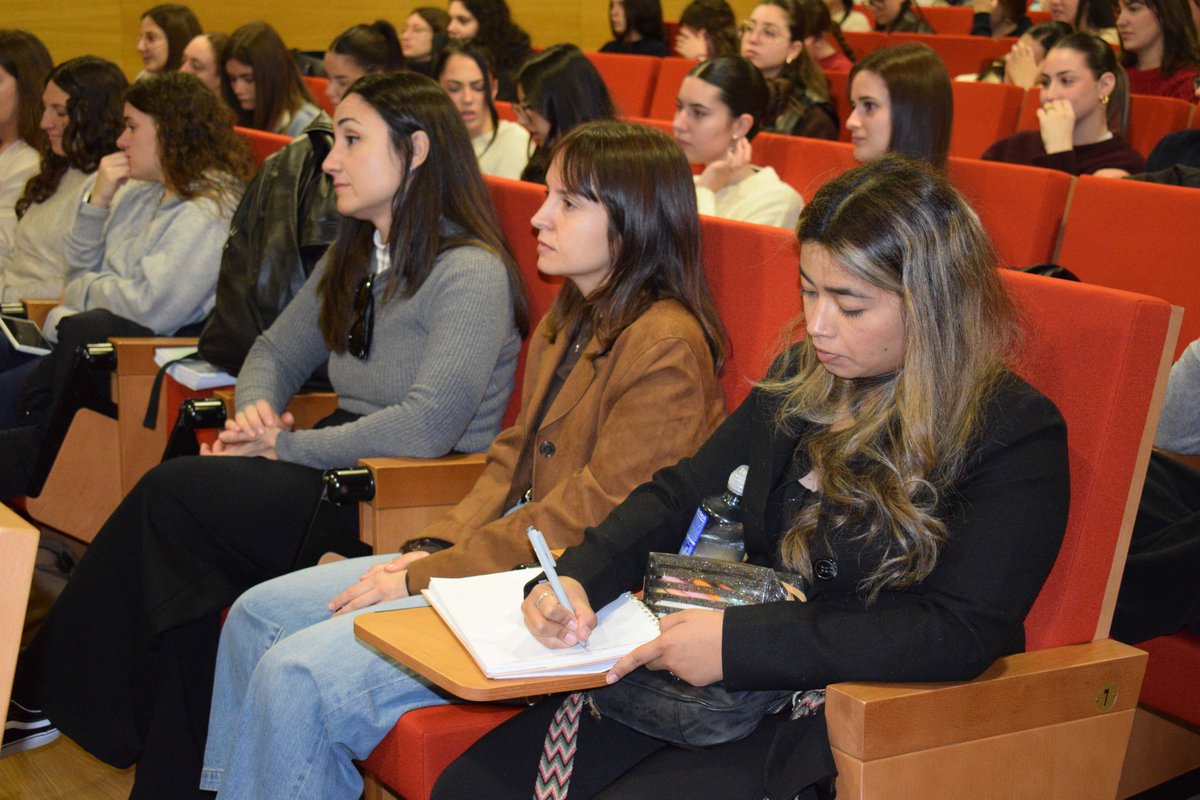 La Universidad de Almería acoge el I Congreso Internacional ‘Merecimiento, Asistencia Social y Migraciones’, reuniendo a expertos internacionales para debatir sobre políticas de bienestar, exclusión social y migraciones. 
UALNews 👉 goo.su/dndn8q 
#UAL #SoyUAL