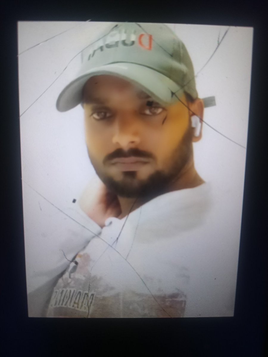 praphulmobile's tweet photo. Ye banda UAE me job karta hai pata nahi kaha se mere wife number  kar mentally torture Karta hai gali galuch karta hai meri wife ka no. Kai logon me faila Diya Hai bolata hai baat nahi karoge to number dosto me No. Faila dunga kal se bahut harassment kar raha hai @DubaiPoliceHQ https://t.co/dJ6H9giz0y