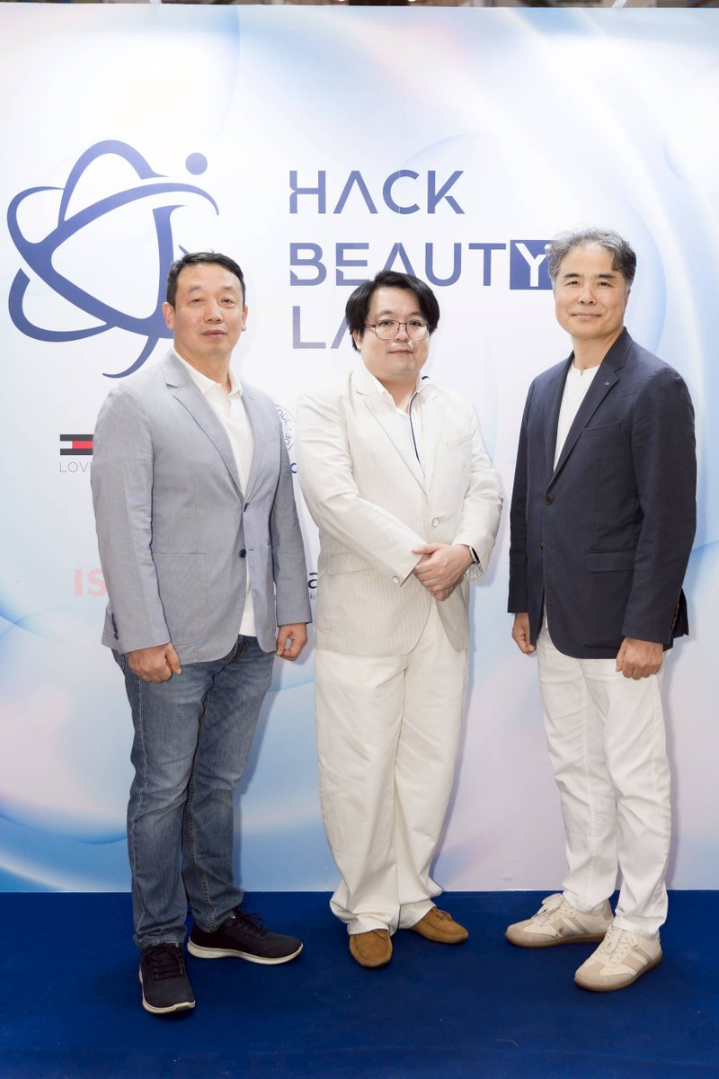 Entup2date's tweet photo. HACK BEAUTY LAB ผู้นำเข้าและจัดจำหน่ายแบรนด์เวชสำอางและสกินแคร์ชั้นนำระดับโลกในประเทศไทย ชวนผู้เชี่ยวชาญร่วมพูดคุยนวัตกรรมสกินแคร์ล่าสุดและเทรนด์ดูแลปกป้องผิวในยุค PM 2.5 

📨 https://t.co/ctGFqxFrFa

#HackBeautyLab 
#HackYourSkin
#ISDINThailand https://t.co/wjfN17O6w0