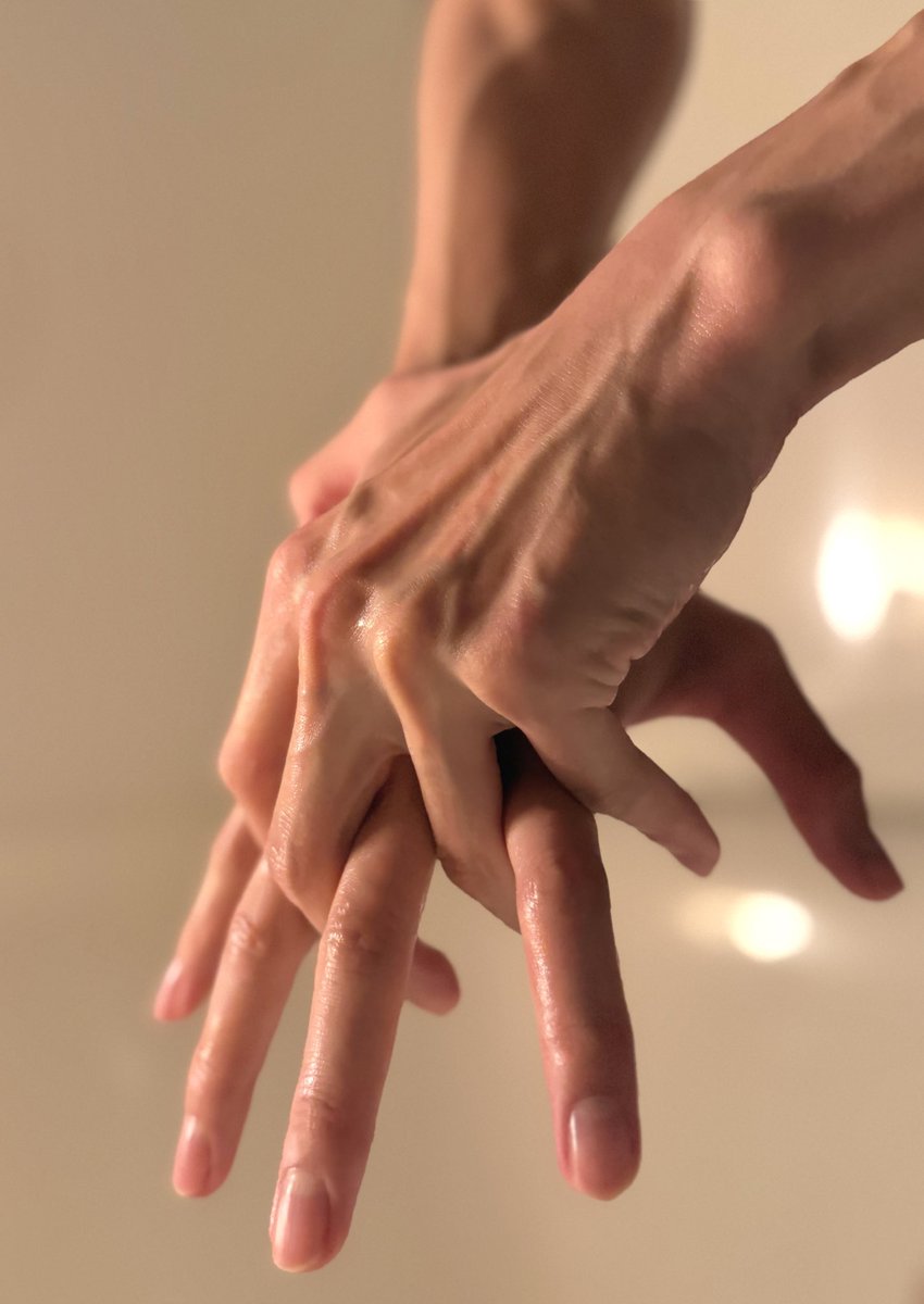 めとはんど tweet media