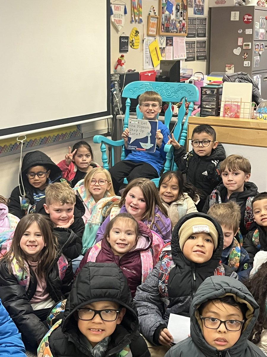 CSFMrsMiller's tweet photo. Blaze was able to come down to my room at the end of the day and read a book to my Kindergarteners!! 💜 https://t.co/ZXqEc8Uyf4