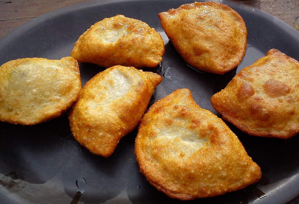 statsglobe's tweet photo. 🥔 Most Iconic Potato Dish From Each Country:

🇵🇪 Peru – Papa a la Huancaína
🇵🇱 Poland – Pierogi Ruskie
🇧🇴 Bolivia – Papas a la Huancaína 
🇨🇱 Chile – Papas Rellenas
🇨🇦 Canada – Poutine
🇬🇷 Greece – Patates Lemonates
🇪🇸 Spain – Tortilla Española
🇮🇹 Italy – Gnocchi
🇧🇪 Belgium – Belgian Fries
🇺🇸 United States – Mashed Potatoes
🇬🇧 United Kingdom – Fish and Chips
🇩🇪 Germany – Kartoffelsalat
🇮🇪 Ireland – Colcannon
🇫🇷 France – Gratin Dauphinois
🇨🇿 Czech Republic – Bramborák
🇸🇪 Sweden – Hasselback Potatoes
🇨🇭 Switzerland – Rösti
🇦🇹 Austria – Erdäpfelsalat
🇷🇺 Russia – Olivier Salad
🇮🇳 India – Aloo Gobi
🇵🇰 Pakistan – Aloo Paratha
🇯🇵 Japan – Korokke
🇰🇷 South Korea – Gamja Jeon
🇹🇷 Turkey – Kumpir
🇮🇷 Iran – Kuku Sibzamini
🇲🇽 Mexico – Papas con Chorizo
🇧🇾 Belarus – Draniki
🇺🇦 Ukraine – Deruny
🇱🇹 Lithuania – Cepelinai
🇱🇻 Latvia – Kartupeļu Pankūkas
🇭🇺 Hungary – Rakott Krumpli
🇷🇴 Romania – Cartofi Prăjiți cu Mujdei
🇧🇬 Bulgaria – Patatnik
🇵🇹 Portugal – Bacalhau com Natas
🇳🇴 Norway – Lefse
🇫🇮 Finland – Lanttulaatikko
🇦🇷 Argentina – Tortilla de Papas
🇺🇾 Uruguay – Papas Noisette
🇧🇷 Brazil – Escondidinho de Carne
🇨🇴 Colombia – Papa Criolla Frita
🇪🇨 Ecuador – Llapingachos
🇿🇦 South Africa – Potato Bake
🇳🇬 Nigeria – Fried Sweet Potatoes
🇪🇬 Egypt – Batata Harra
🇲🇦 Morocco – Batata Mchermla
🇸🇰 Slovakia – Bryndzové Halušky
🇸🇮 Slovenia – Pražen Krompir
🇭🇷 Croatia – Krumpir Salata
🇷🇸 Serbia – Krompiruša
🇦🇱 Albania – Patate në Furrë
🇲🇰 North Macedonia – Kompir Mandza
🇲🇩 Moldova – Plăcintă cu Cartofi
🇬🇪 Georgia – Acharuli with Potatoes
🇦🇲 Armenia – Kartofili Khorovats
🇰🇿 Kazakhstan – Kartoplya po-Derevenski
🇲🇳 Mongolia – Potato Buuz
🇳🇵 Nepal – Aloo Tama
🇧🇩 Bangladesh – Aloo Bhorta
🇱🇰 Sri Lanka – Aloo Thel Dala
🇲🇾 Malaysia – Begedil
🇮🇩 Indonesia – Perkedel
🇵🇭 Philippines – Potato Marbles
🇻🇳 Vietnam – Khoai Tây Chiên Bơ
🇹🇭 Thailand – Kai Yang with Potatoes
🇰🇪 Kenya – Viazi Karai