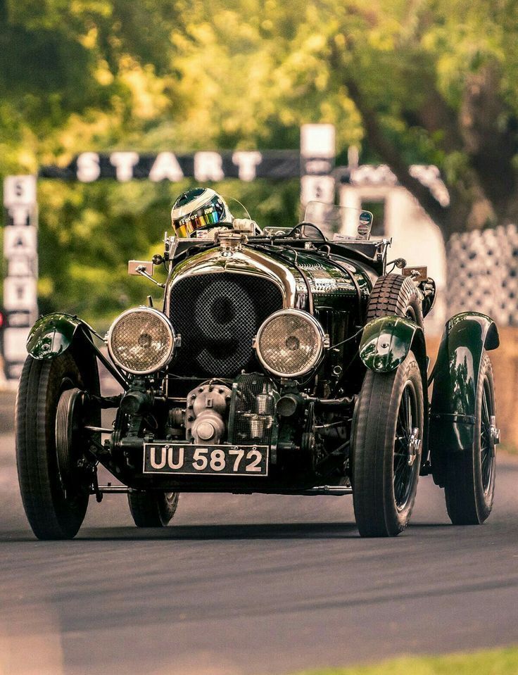 Retromania4ever's tweet image. 💂‍♀️🇬🇧💂‍♀️ 1929 #Bentley 4½ Litre Supercharged