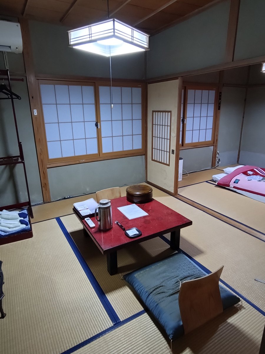 ため口 tweet media