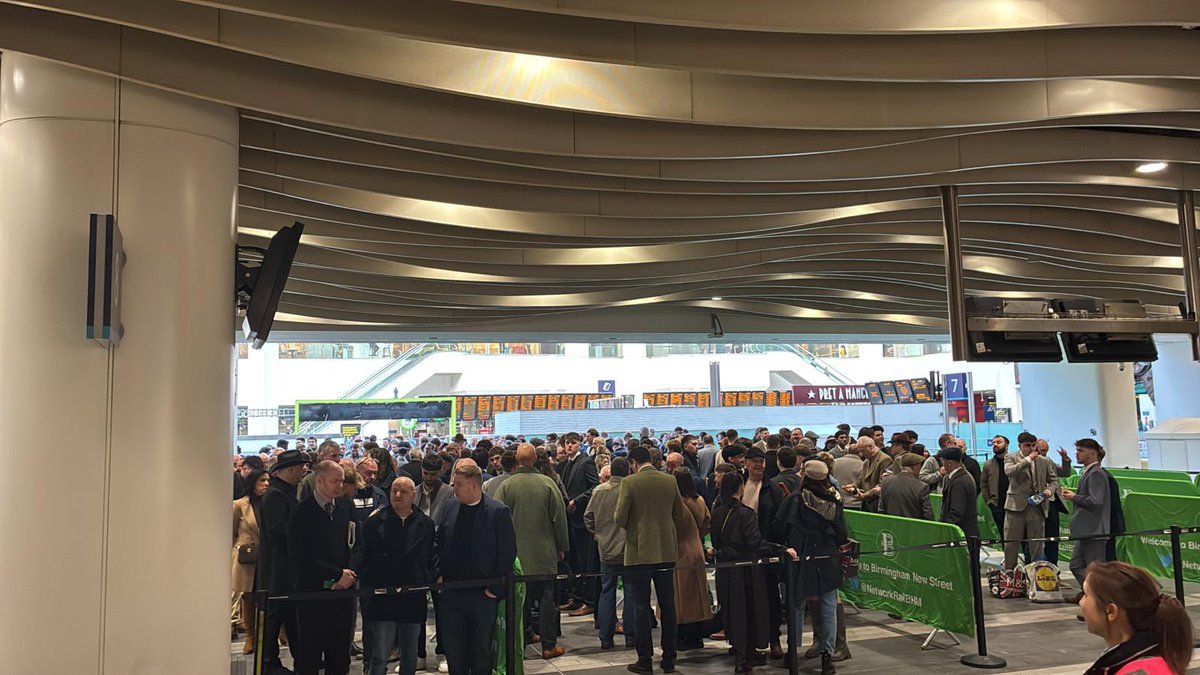 Birmingham New Street tweet media