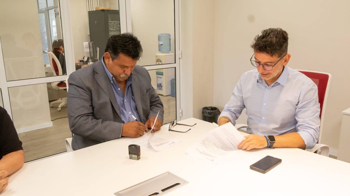 Más capacitación para el #ValleDeLerma.
Firmar del convenio de trabajo de este año 2026 entre #ElCarril y @Upateco
"En los próximos días informaremos los cursos que se brindarán para nuestra comunidad y así continuar brindando oportunidades de formación." anuncio el intendente.