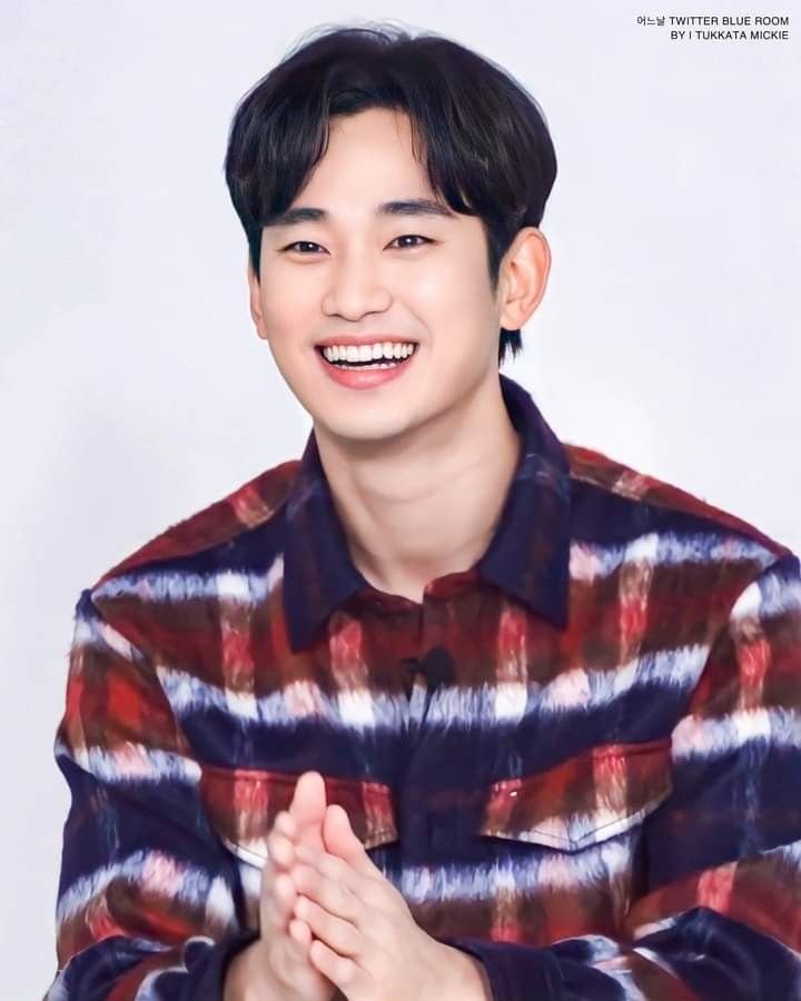 One Year After Still Standing on his Truth. Kim Soohyun I'm Super Proud of you and your Fight for your Truth 💪🏽 eventually Justices will Prevail. We ask the Korean Police to release the result of their findings. Even a layman knows it was all for Blackmail. 
#KimSoohyun