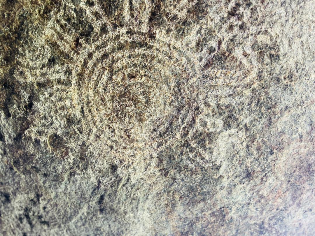 PaulineLeizel's tweet photo. Postcards from Teso 🤍 

Fun fact: The Nyero Rock paintings are estimated to be 3000 to 12000 years old.  Frame 3 features on the 1000 shillings note 😉 https://t.co/YFJdLLWZmx