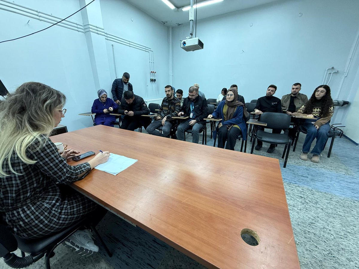 Savurdh's tweet photo. Hastanemizin hizmet kalitesini artırmak ve işleyişteki aksaklıkları gidermek amacıyla, Başhekimimizin katılımıyla aylık rutin değerlendirme toplantımız gerçekleştirilmiştir.
@mardinilsaglik 
@sbkhgm https://t.co/wOf3O6pXxb