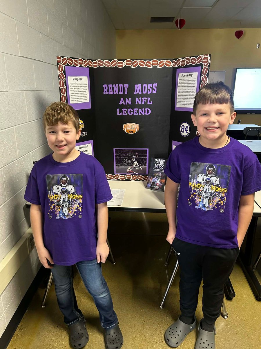 Coach_Fitzwater's tweet photo. @RandyMoss My son and his friend will be at the WV Regional Social Studies Fair this Friday presenting their project on Randy Moss.

It’s been a lot of fun getting these boys caught up watching Moss highlights and learning about one of the greatest to ever play the game. 🏈 https://t.co/DZGXocFaYA