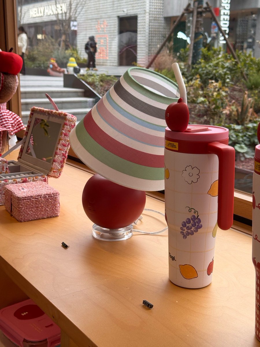 nathan_sgarcia's tweet image. Spring cleaning mode ON!  Organize old books, toys, and clothes—donate what you don’t need, keep what sparks joy. #Declutter #OldStuffSorting #SecondhandLove