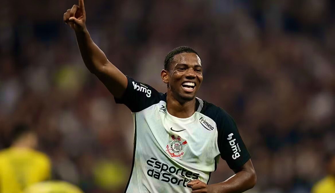 NicoSchira's tweet image. #Andrè to GloboEsporte: “I’m 100% focused on #Corinthians, even if playing for #ACMilan would be a dream…”. #transfers