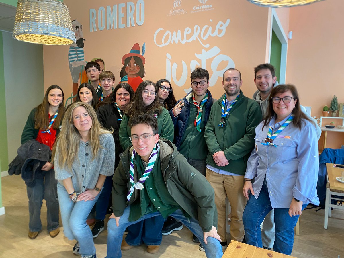 CaritasAlbacete's tweet image. ¿Qué significa ser #voluntario o #voluntaria en Cáritas?
Sobre esta inquietud de trasformar la realidad reflexionamos con jóvenes del Grupo Scout San Juan Bautista, que han querido conocer más de cerca el trabajo que realizamos así como distintas opciones de implicarse.
