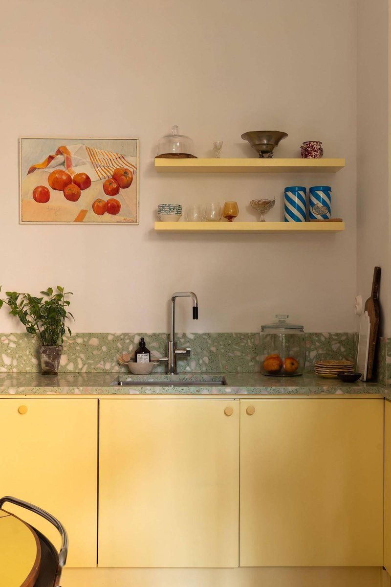 Hunc63ztaYAtmeO's tweet image. "Spring clean (or any clean!) your old stuff—donate, sell, or pass on what you don’t need. Less clutter = more calm.  #OldItemSorting #DeclutterHappiness"