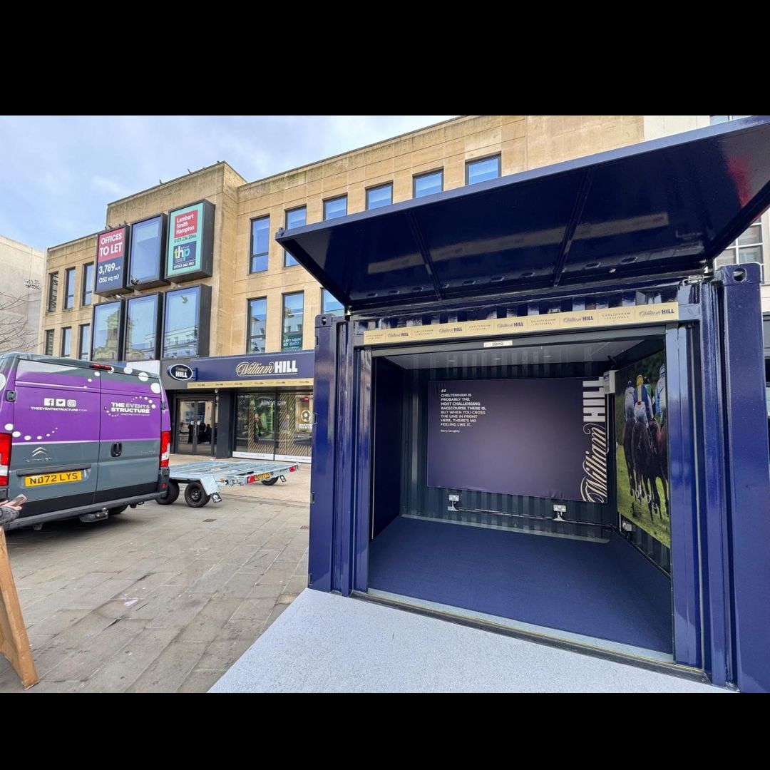 eventsstructure's tweet image. Boutique makes its debut at Cheltenham! 🏇
Premium branding, fast installation, and can even be towed by van for hassle-free touring.
A small unit, big campaign impact.

#LiveEvents #ExperientialMarketing #CampaignDelivery