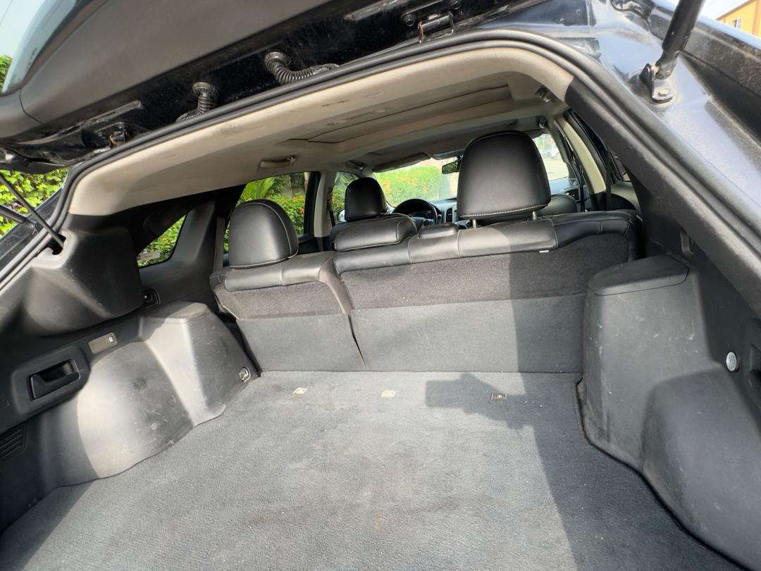 Shyle555's tweet photo. Hard to let go....

Product: Neat pre-owned pampered well maintained Toyota Venza 2014/15 available for sale
Location:Gbagada
Price: N12m
Settlement:2.5% (300k)
Available for inspection 
Whatsapp/Call: 09055555255

#carsforsale #cars #nigerianusedcars #toyota #vehicle #cardeals https://t.co/yM0N5BrF4d