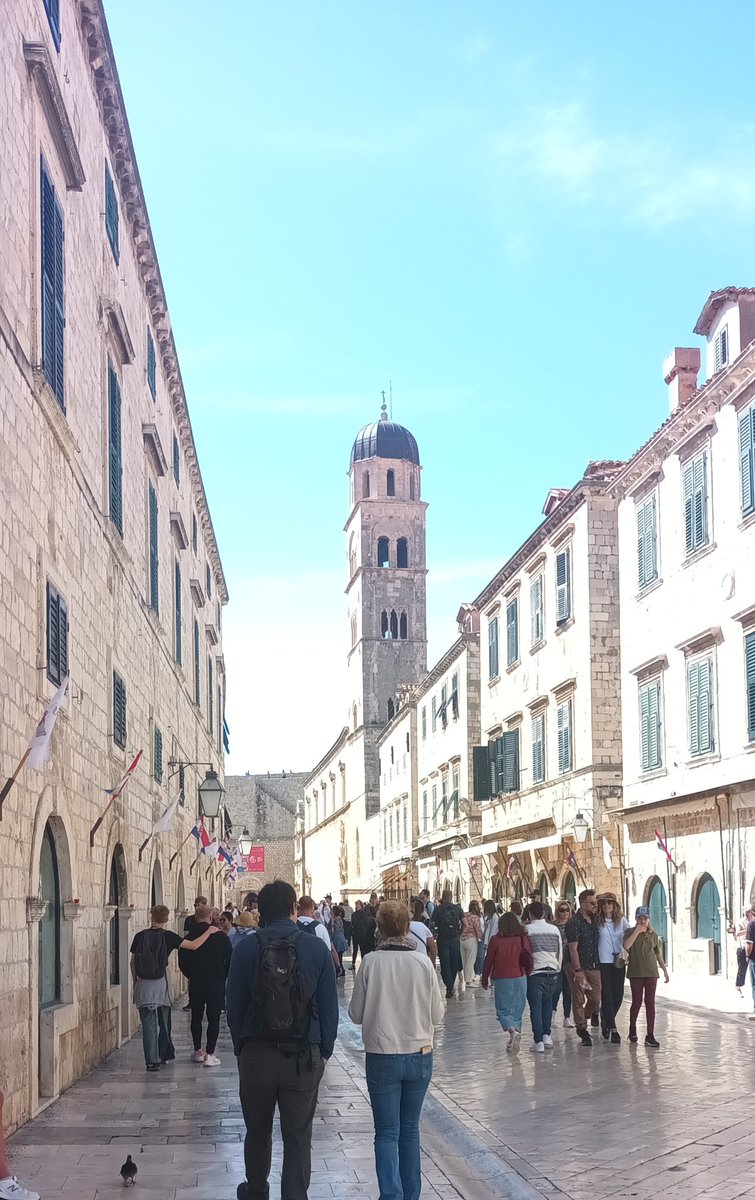 Jedna klasična moga Grada!
A što drugo nego STRADUN.