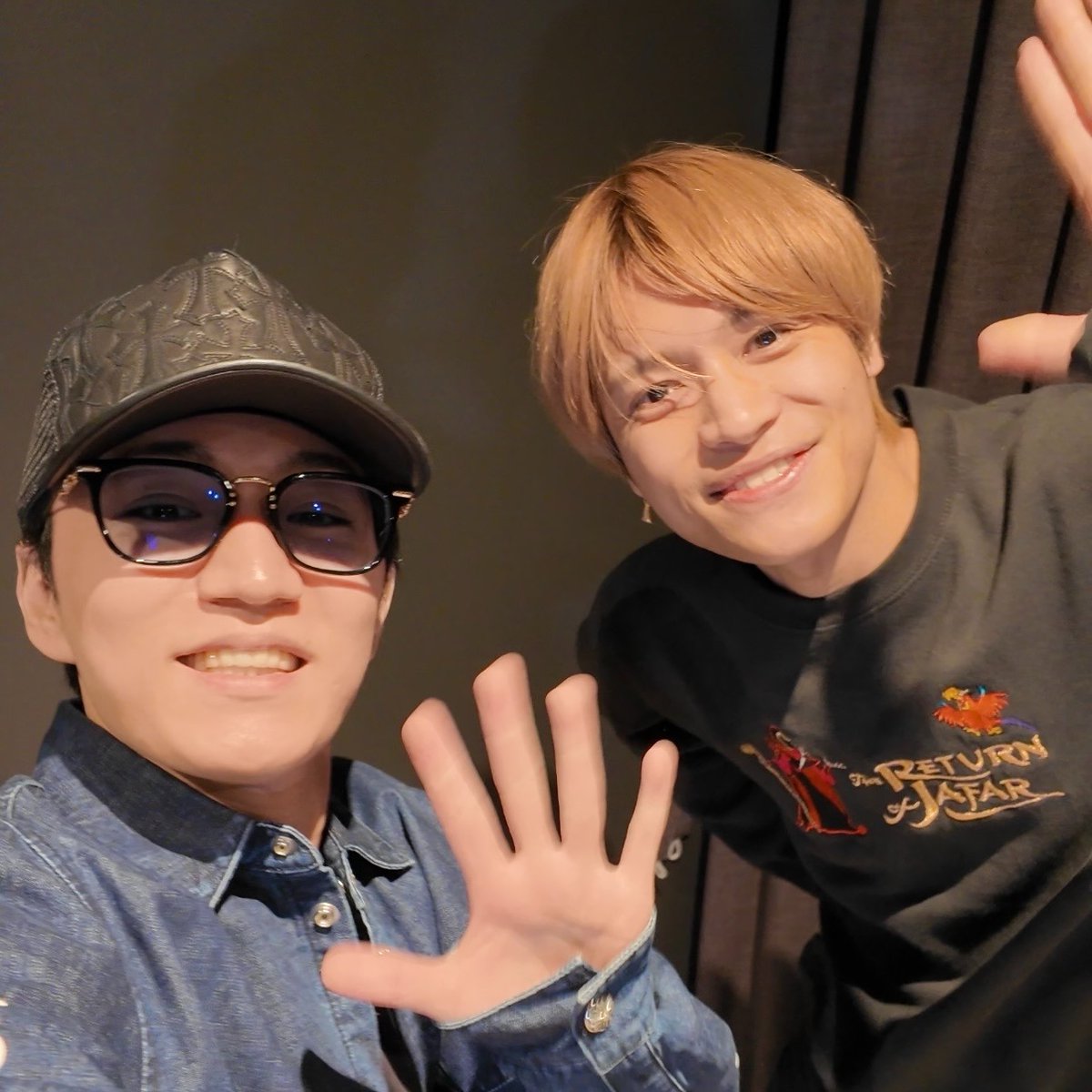 WEareWEST7's tweet photo. #WESTꓸ🌈TikTok!!!!!!!

アルバム「#唯一無二」ユニット3曲
TikTokにて音源配信スタート！

♪エラーコード
♪スピン
♪JAPALOUD

💿12th ALBUM「唯一無二」発売中
https://t.co/y5BbiXyHYX

＼それぞれコメント到着💨／
