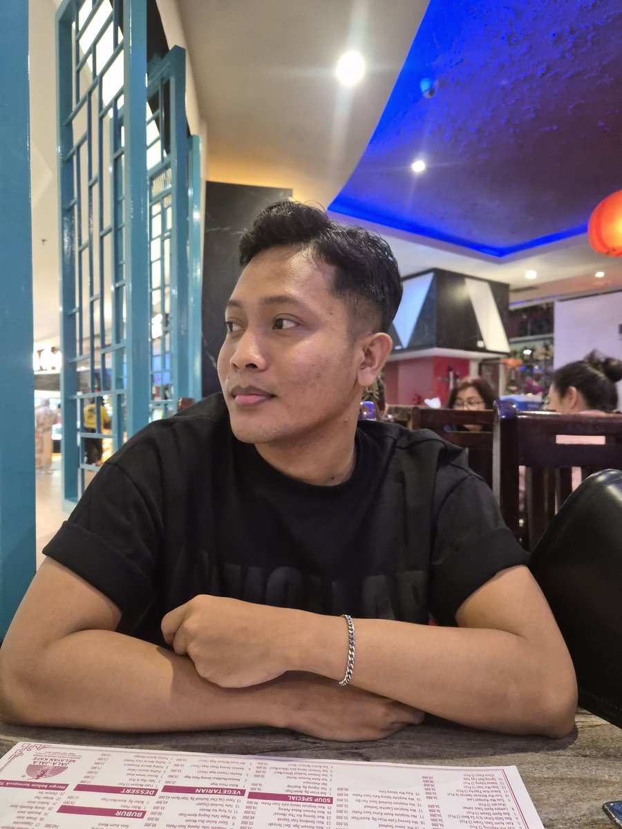 bagoess31's tweet photo. Berbuka sama yang manis manis yaa!!😅
#medan https://t.co/qyifI0RXPx