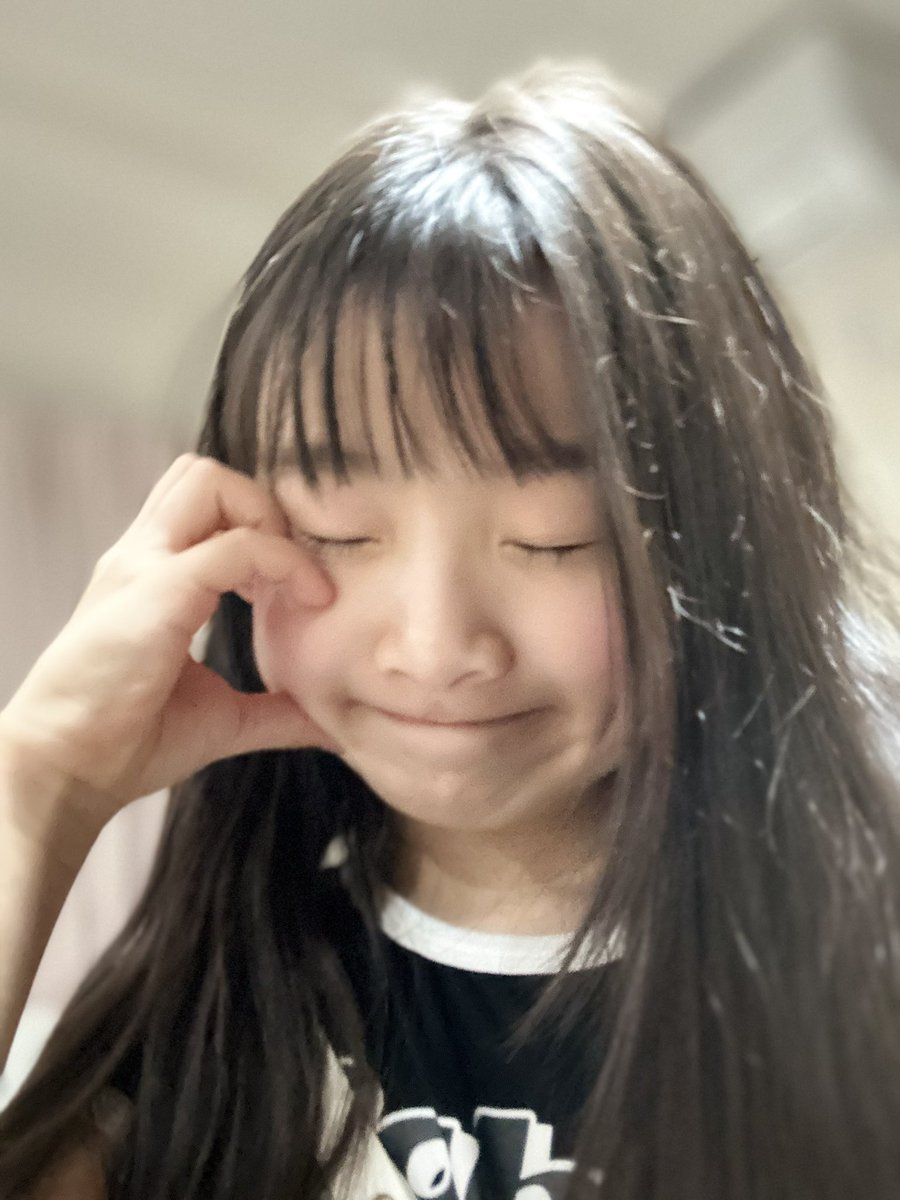 明日3月11日のライブおうちの用事でおやすみしちゃぃます（｡･ω･｡）💦
ごめんなさい🙏🥲
次は土曜日のイベントかな♡
会えるの楽しみにしてりゅ(∩´∀`∩)💕

 #ちぃたんぼんばーずOSK 
 #お休み
 #みれぴ