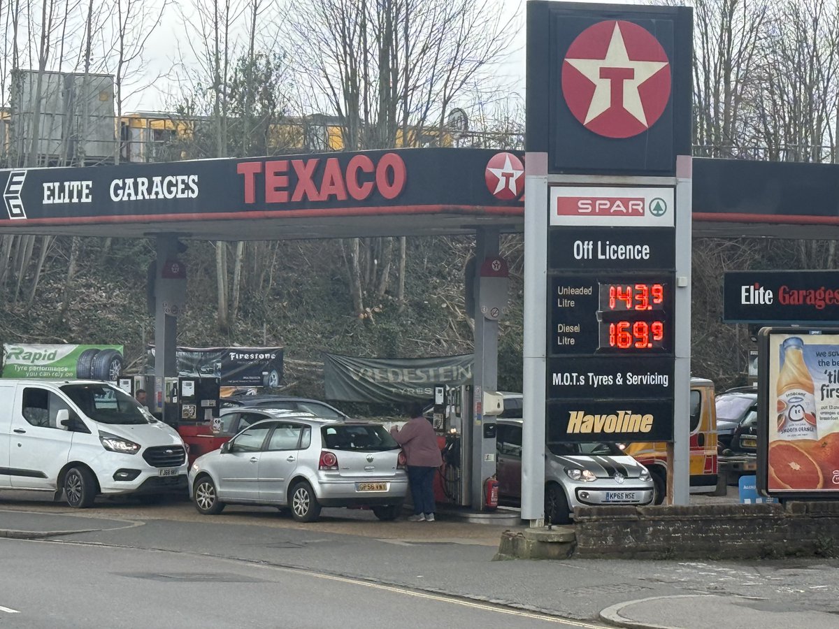 eddie mitchell tweet media