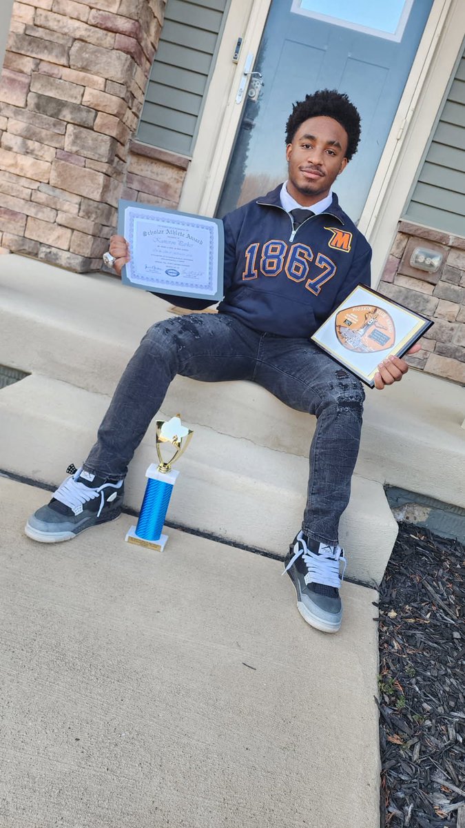 Kam_parker9's tweet photo. February recap:
Committed to Morgan State University 
Pigskin Award 
Academic Achievement 
Made the Big 33 Maryland Team
Team MVP

Grateful for every blessing and everyone who supported me. More work to do. 
@CoachRapp_O  @_TreFIVE @MorganStCoach @CoachAlf_Belton @WRU_CoachMilez https://t.co/VnMXJbP3qu