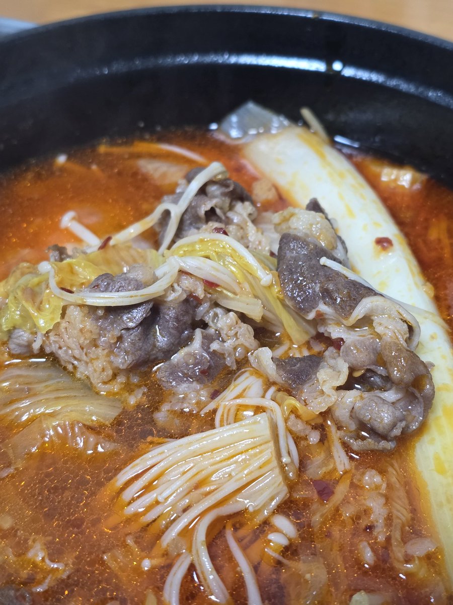 dddrururbbb's tweet photo. 티친들 저녁 뭐임?
난 마라탕 냉털하기 체고야〰️ https://t.co/D5niyaUHHT