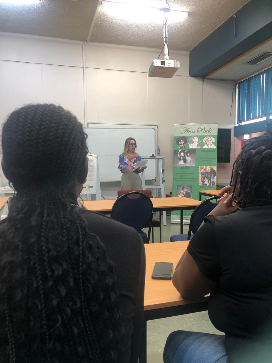 Embajada de España en Namibia tweet media